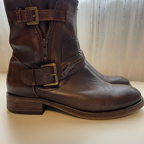 Gorgeous Treasure and Bond Leather Boot Size 7 1/2. - Picture 2 of 5